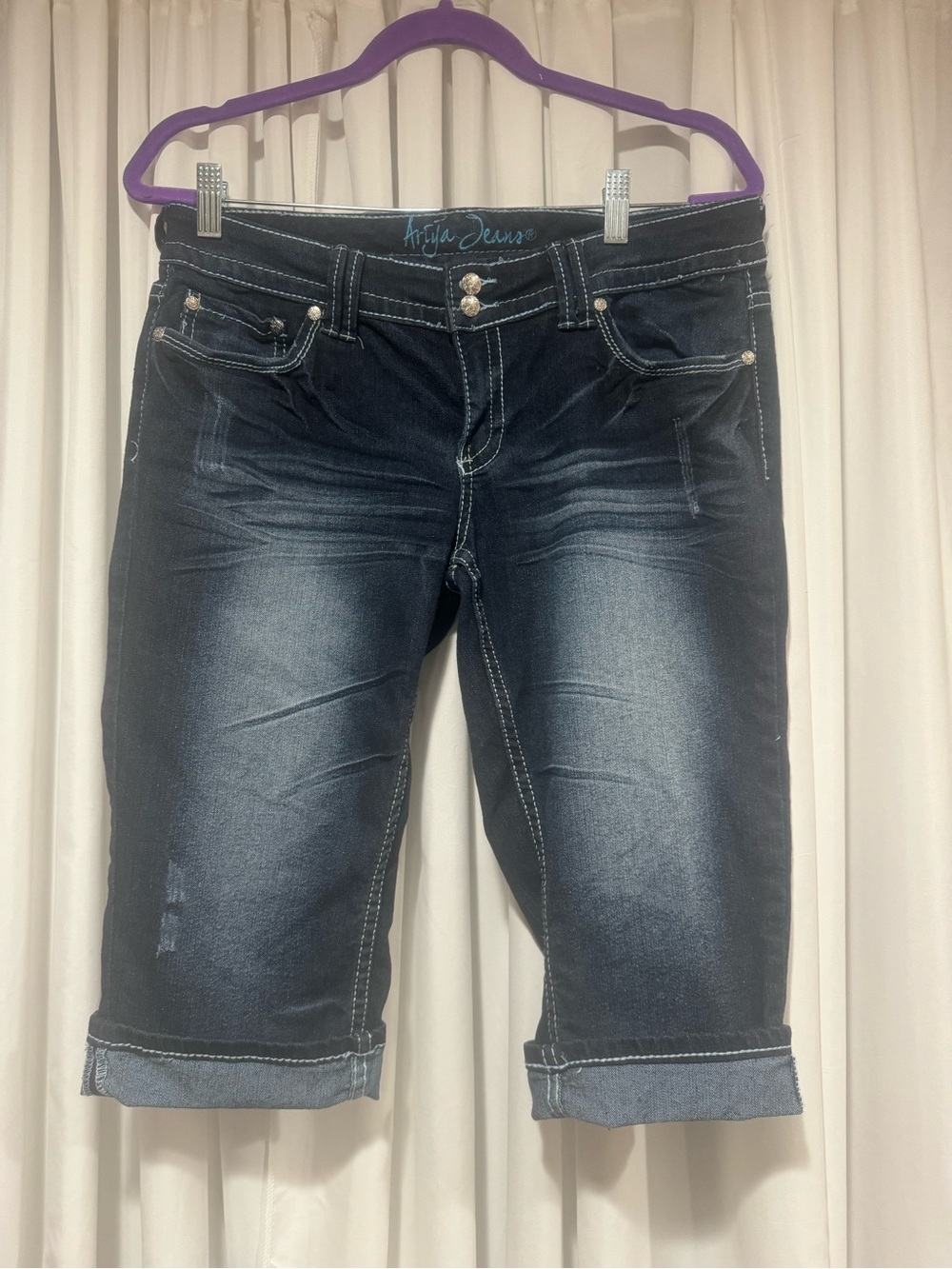 Ariya Y2K Capri Jeans - rare